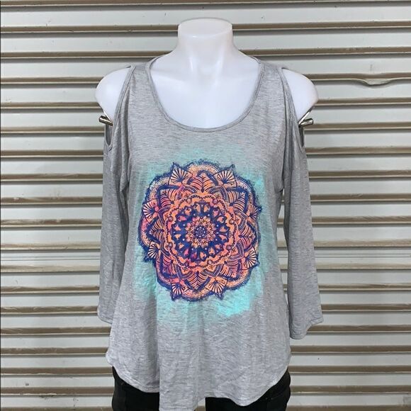 Jessica Simpson size small cold shoulder top - Picture 4 of 7